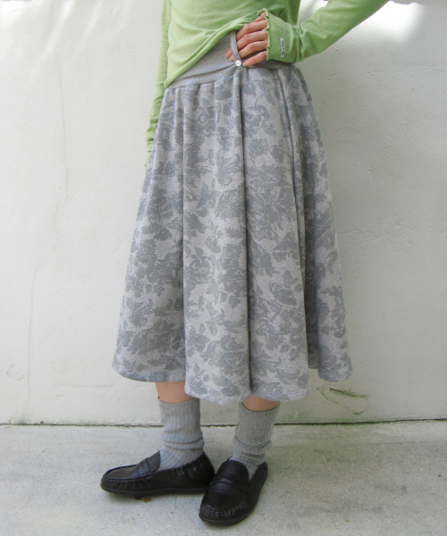 RONRON（ロンロン）の「FLORAL SWEAT FLARE SKIRT GREY（スカート・レディース・その他・FREE）」の6枚目の写真