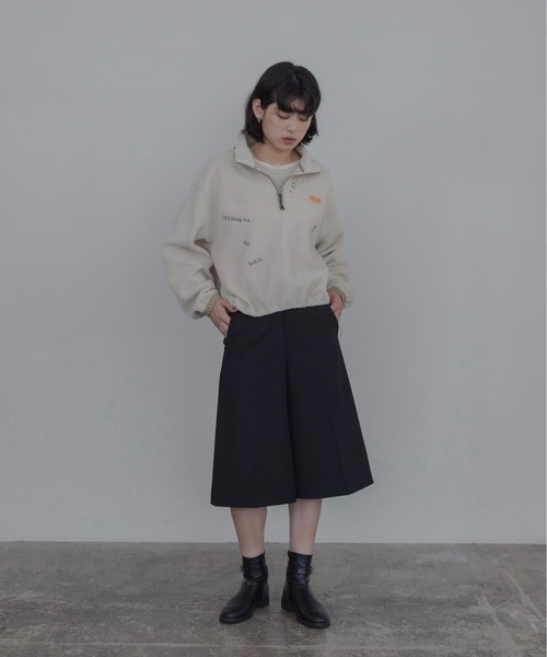 Eimee Law(エイミーロウ)の「ランダム刺繍フリースZIPプルオーバー(その他トップス・レディース・ダークグレー/ライトイエロー/ライトベージュ・FREE)」の4枚目の写真