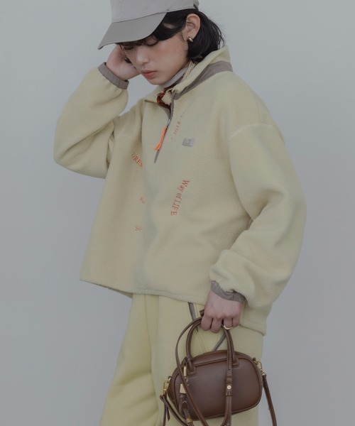 Eimee Law(エイミーロウ)の「ランダム刺繍フリースZIPプルオーバー(その他トップス・レディース・ダークグレー/ライトイエロー/ライトベージュ・FREE)」の12枚目の写真