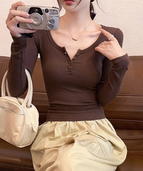 LEMOA(レモア)の「リブヘンリーネック長袖カットソー(Tシャツ/カットソー・レディース・グレー/ホワイト/ブラウン/ブラック・MEDIUM/X-LARGE/LARGE)」の19枚目の写真