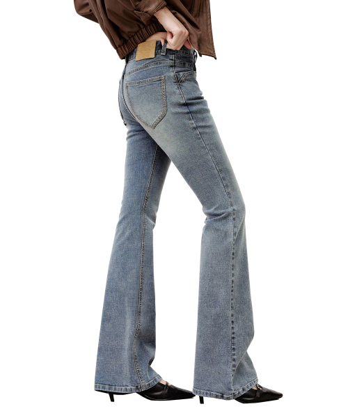 DECET WOMEN（デケット ウーマン）の「[YOONSOAP X DECET WOMAN] Stitch Pocket Low Rise Slim Flared Jeans DCWPT036LIGHTBLUE（デニムパンツ・レディース・その他・X-SMALL/LARGE/MEDIUM/SMALL）」の8枚目の写真