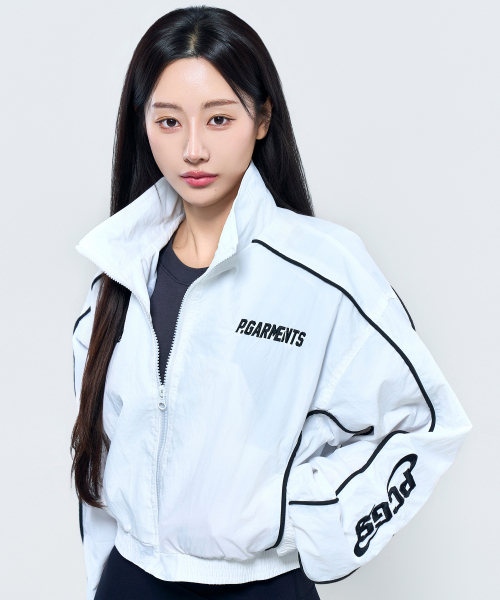 PHYSICAL GARMENTS（フィジカルガーメンツ）の「P5035 ウィメンズ パイピング ウインドブレーカー クロップドジャケット [ホワイト]（ナイロンジャケット・レディース・ホワイト・FREE）」の2枚目の写真