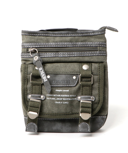 美品 DIESEL ミリタリー ボディ レザー ミックス ショルダー バッグ DIESEL (ディーゼル) オーバルD ロゴ フェイクレザー ボディバッグ