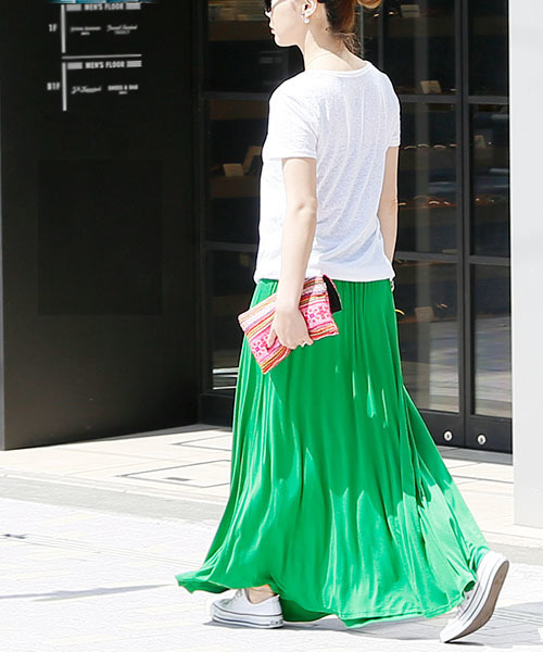 coca(coca)(コカ)の「落ち感フレアロングスカート(スカート・レディース・ホワイト/ホワイト系その他/ブラック×ホワイト/グリーン/ピンク/ブラック系その他/ライトピンク/オリーブ/グレー/ホワイト×ブラック/ブラック/エメラルドブルー/チャコール/ダークブルー/マスタード/カーキ/ブラウン/ベージュ・ONESIZE/ONE SIZE)」の13枚目の写真