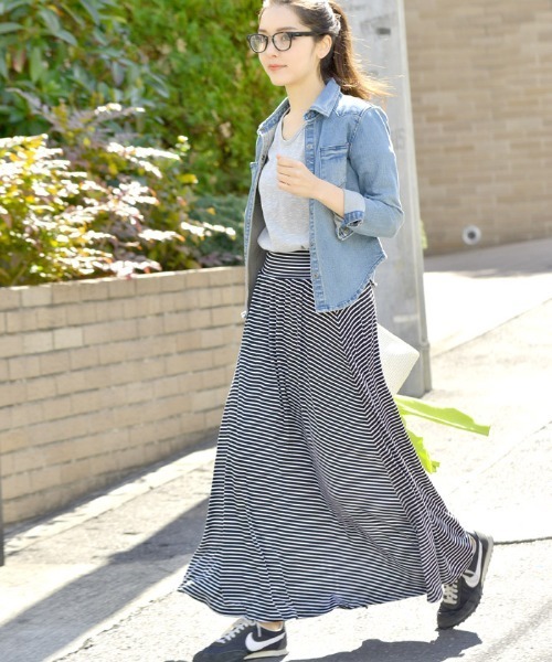 coca(coca)(コカ)の「落ち感フレアロングスカート(スカート・レディース・ホワイト/ホワイト系その他/ブラック×ホワイト/グリーン/ピンク/ブラック系その他/ライトピンク/オリーブ/グレー/ホワイト×ブラック/ブラック/エメラルドブルー/チャコール/ダークブルー/マスタード/カーキ/ブラウン/ベージュ・ONESIZE/ONE SIZE)」の5枚目の写真