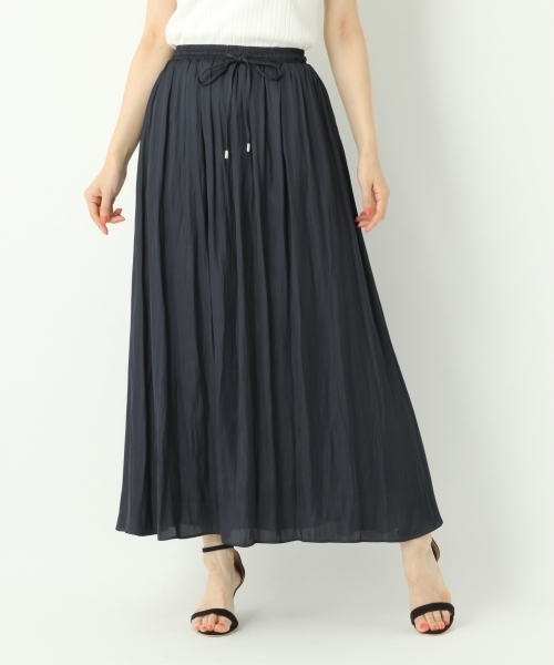 A part by(アパートバイ)の「サテンギャザーマキシスカート 757071 (スカート・レディース・イエロー/ネイビー/テラコッタ/ベージュ・FREE)」の3枚目の写真