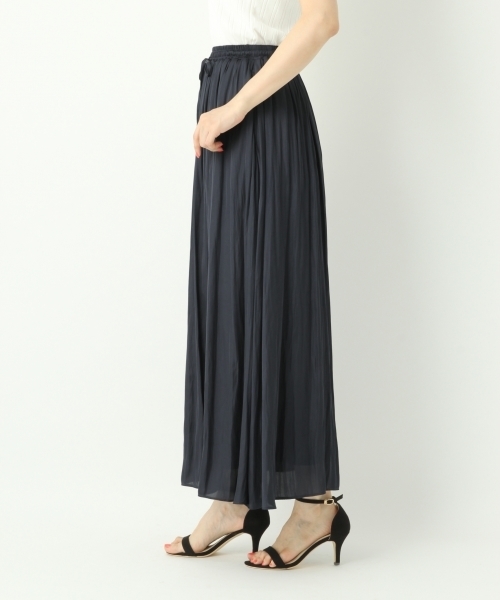 A part by(アパートバイ)の「サテンギャザーマキシスカート 757071 (スカート・レディース・イエロー/ネイビー/テラコッタ/ベージュ・FREE)」の15枚目の写真