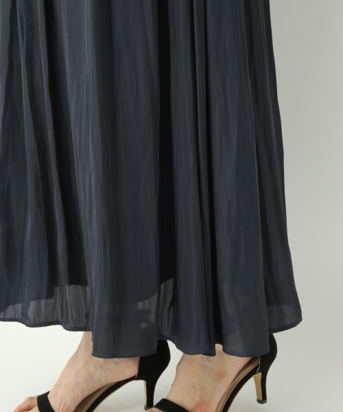 A part by(アパートバイ)の「サテンギャザーマキシスカート 757071 (スカート・レディース・イエロー/ネイビー/テラコッタ/ベージュ・FREE)」の19枚目の写真