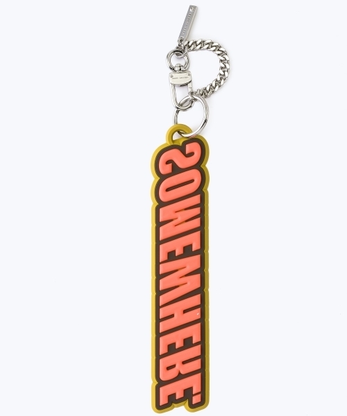 MARC JACOBS ザ ステッカー チャーム キー チェーン Marc Jacobsのシルバー 'The Sticker Bag Charm' キーホルダーが