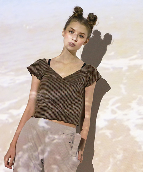 SUNBABIES（サンベイビーズ）の「[吸水速乾]カシュクールTシャツ/SUNBABIES（Tシャツ/カットソー・レディース・ホワイト/ブラウン/ブラック・MEDIUM）」の9枚目の写真