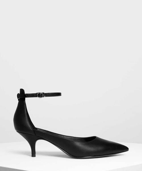 CHARLES & KEITH(チャールズ & キース)の「ポインテッドアンクルストラップヒール / Pointed Ankle Strap Heels(サンダル・レディース・ブラック/ライトベージュ/ブラック系その他2・23cm/23.5cm/24.5cm/25cm)」の1枚目の写真