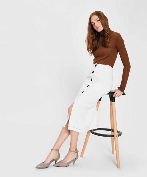 CHARLES & KEITH(チャールズ & キース)の「ポインテッドアンクルストラップヒール / Pointed Ankle Strap Heels(サンダル・レディース・ブラック/ライトベージュ/ブラック系その他2・23cm/23.5cm/24.5cm/25cm)」の21枚目の写真