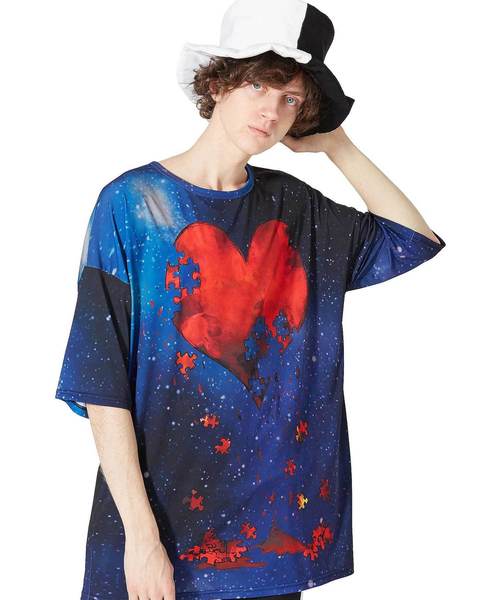 ankoROCK（アンコロック）の「宇宙柄退廃ハートＴシャツ -メガビッグ-（Tシャツ/カットソー・メンズ・A・ONE SIZE）」の2枚目の写真