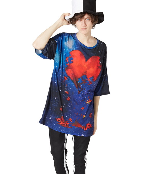 ankoROCK（アンコロック）の「宇宙柄退廃ハートＴシャツ -メガビッグ-（Tシャツ/カットソー・メンズ・A・ONE SIZE）」の10枚目の写真