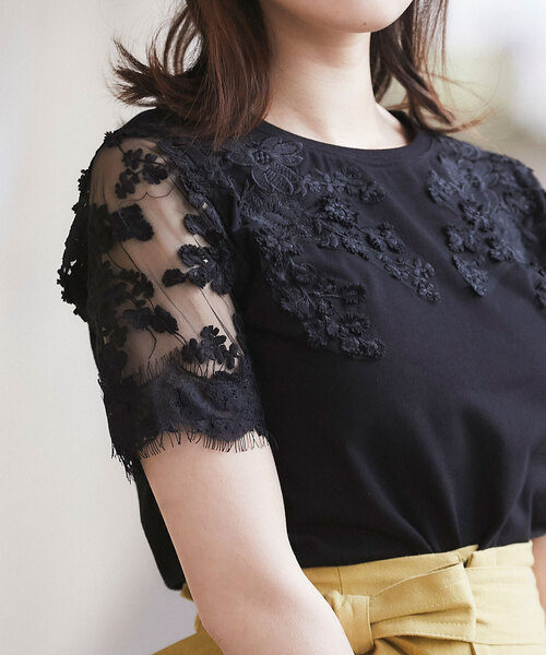 &. NOSTALGIA（アンドドットノスタルジア）の「レーススリーブTシャツ（Tシャツ/カットソー・レディース・ホワイト/ブラック/カーキ/ネイビー・FREE）」の3枚目の写真