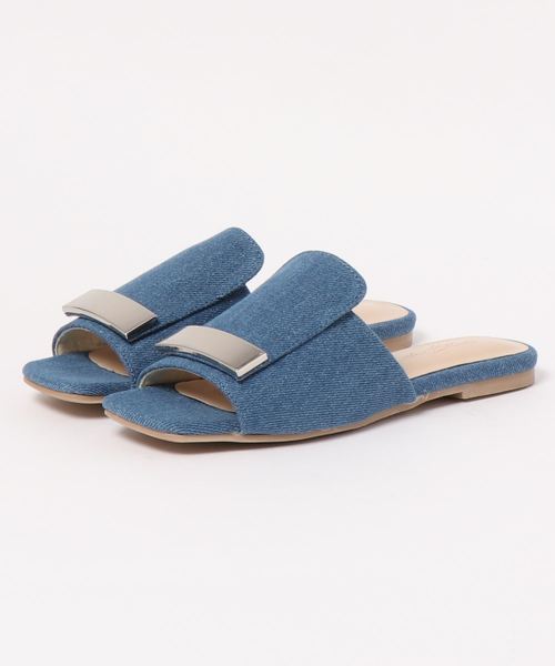 KOBE LETTUCE（コウベレタス）の「スクエアモチーフ金具付き甲深フラットサンダル（サンダル・レディース・ホワイト/ブラック/シルバー/ブルー系その他/レオパード・LL/S/M/L）」の3枚目の写真