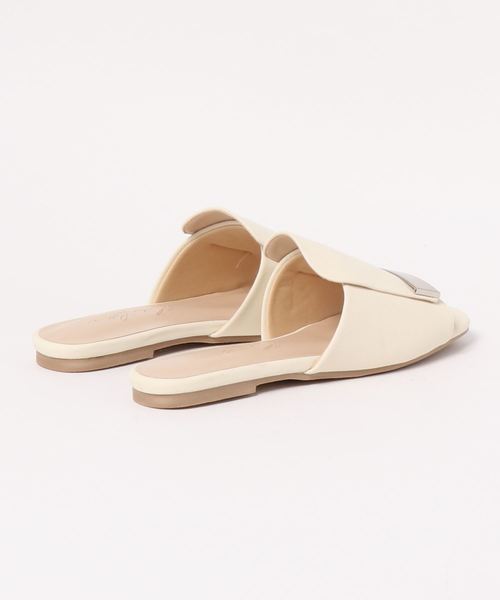 KOBE LETTUCE（コウベレタス）の「スクエアモチーフ金具付き甲深フラットサンダル（サンダル・レディース・ホワイト/ブラック/シルバー/ブルー系その他/レオパード・LL/S/M/L）」の7枚目の写真