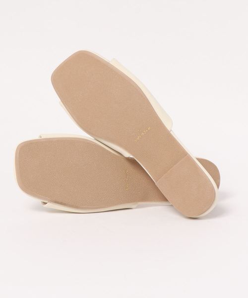 KOBE LETTUCE（コウベレタス）の「スクエアモチーフ金具付き甲深フラットサンダル（サンダル・レディース・ホワイト/ブラック/シルバー/ブルー系その他/レオパード・LL/S/M/L）」の6枚目の写真