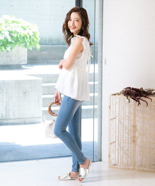 KOBE LETTUCE（コウベレタス）の「スクエアモチーフ金具付き甲深フラットサンダル（サンダル・レディース・ホワイト/ブラック/シルバー/ブルー系その他/レオパード・LL/S/M/L）」の15枚目の写真