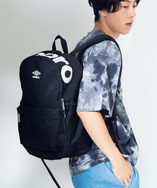 UMBRO(アンブロ)の「∴WEGO/UMBRO別注ラバーロゴデイパック(バックパック/リュック・メンズ・ブラック/ブラック系その他・FREE)」の20枚目の写真