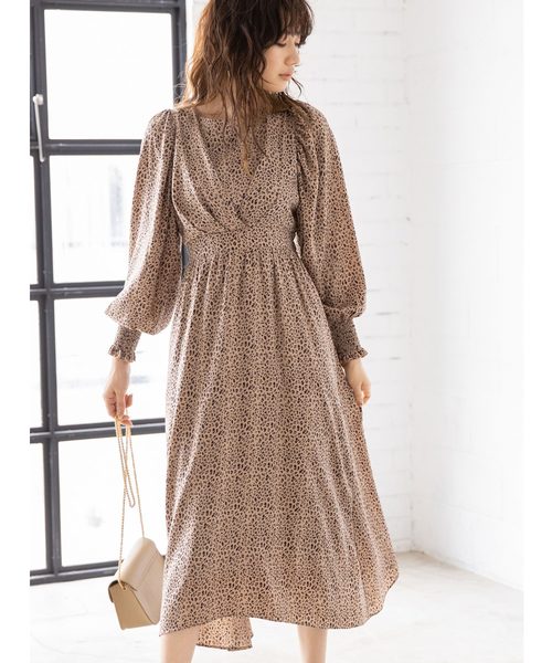 &. NOSTALGIA（アンドドットノスタルジア）の「レオパード柄タック袖