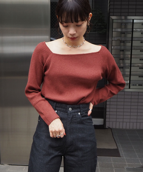 tiptop（ティップトップ）の「【ZOZO限定アイテム】アシメネックリブニット（ニット/セーター・レディース・ブラック/ブラウン/オフホワイト/グレイッシュベージュ/ベージュ/ダークブラウン・FREE）」の5枚目の写真