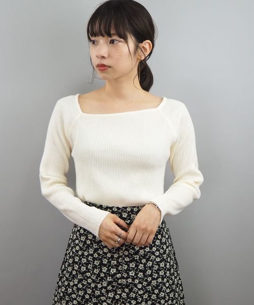 tiptop（ティップトップ）の「【ZOZO限定アイテム】アシメネックリブニット（ニット/セーター・レディース・ブラック/ブラウン/オフホワイト/グレイッシュベージュ/ベージュ/ダークブラウン・FREE）」の2枚目の写真