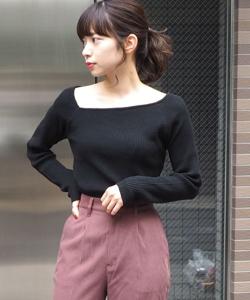 tiptop（ティップトップ）の「【ZOZO限定アイテム】アシメネックリブニット（ニット/セーター・レディース・ブラック/ブラウン/オフホワイト/グレイッシュベージュ/ベージュ/ダークブラウン・FREE）」の3枚目の写真