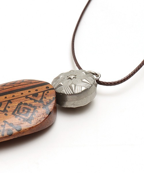 チチカカ（チチカカ）の「ペイントタッセル　ネックレス（ネックレス・レディース・ベージュ/ブラウン・FREE）」の8枚目の写真