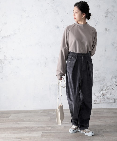 classicalelf(クラシカルエルフ)の「ワイドストレートハイウエスト無地タックパンツ(フルレングス)(その他パンツ・レディース・ベージュ/アイボリー/モカ/チャコール・SMALL/MEDIUM/LARGE/X-LARGE)」の12枚目の写真