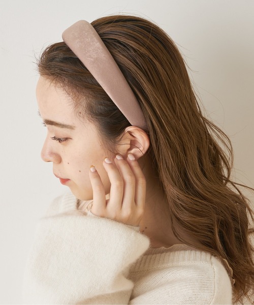 Chico（チコ）の「ワイドカチューシャ（カチューシャ・レディース・ブラック/ベージュ・FREE）」の2枚目の写真