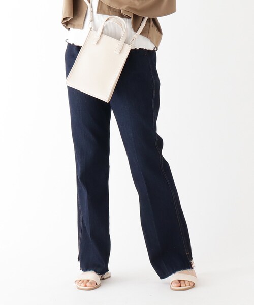 OPAQUE.CLIP（オペークドットクリップ）の「◆フェイクレザー 配色ステッチケータイミニショルダー（ショルダーバッグ・レディース・ライトブルー/ブラック/オフホワイト/キャメル・00）」の5枚目の写真