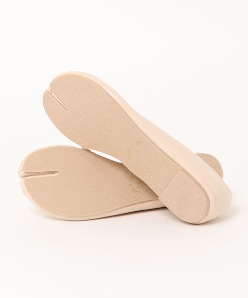 KOBE LETTUCE（コウベレタス）の「足袋サイドカットフラットパンプス（パンプス・レディース・ブラック/キャメル/ホワイト/ベージュ・L/S/LL/M）」の5枚目の写真