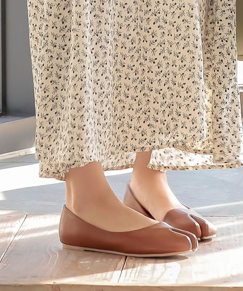 KOBE LETTUCE（コウベレタス）の「足袋サイドカットフラットパンプス（パンプス・レディース・ブラック/キャメル/ホワイト/ベージュ・L/S/LL/M）」の11枚目の写真