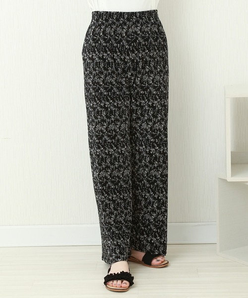 CHARM BERRY TIC(チャームベリーチック)の「花柄クリスタルプリーツパンツ(その他パンツ・レディース・ホワイト×ブラック/ブラック×ホワイト・M)」の8枚目の写真