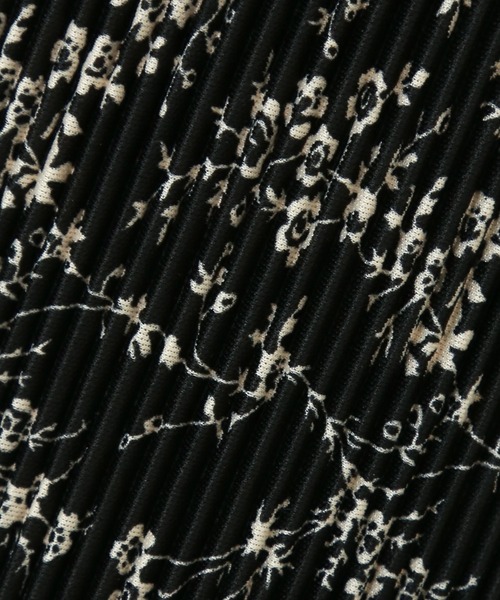 CHARM BERRY TIC(チャームベリーチック)の「花柄クリスタルプリーツパンツ(その他パンツ・レディース・ホワイト×ブラック/ブラック×ホワイト・M)」の11枚目の写真