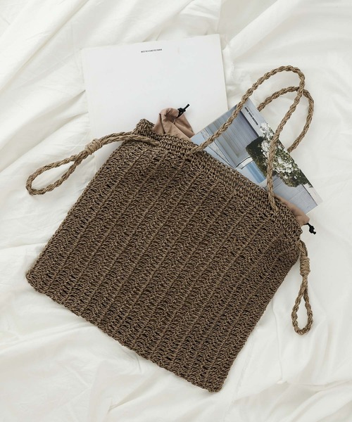 COLONY 2139（コロニートゥーワンスリーナイン）の「ペーパービッグ巾着バッグ/トートバッグ（ショルダーバッグ・レディース・ブラック/アイボリー/グレイッシュベージュ・FREE）」の4枚目の写真