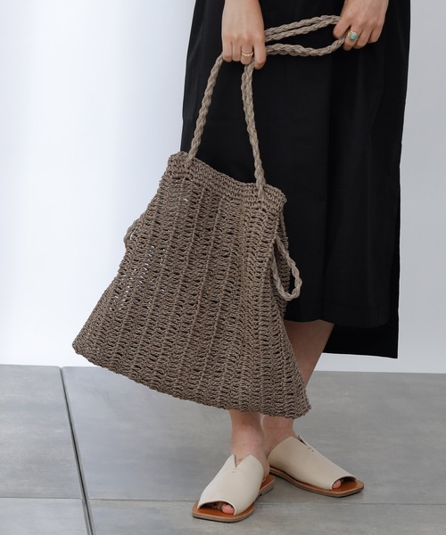 COLONY 2139（コロニートゥーワンスリーナイン）の「ペーパービッグ巾着バッグ/トートバッグ（ショルダーバッグ・レディース・ブラック/アイボリー/グレイッシュベージュ・FREE）」の22枚目の写真