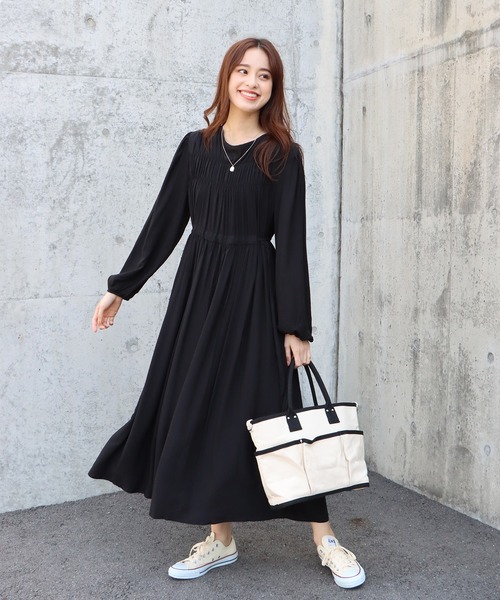 BLUEEAST(ブルーイースト)の「シャーリングシフォンロングワンピース(ワンピース・レディース・ラベンダー/アイボリー/ブラック・MEDIUM)」の11枚目の写真