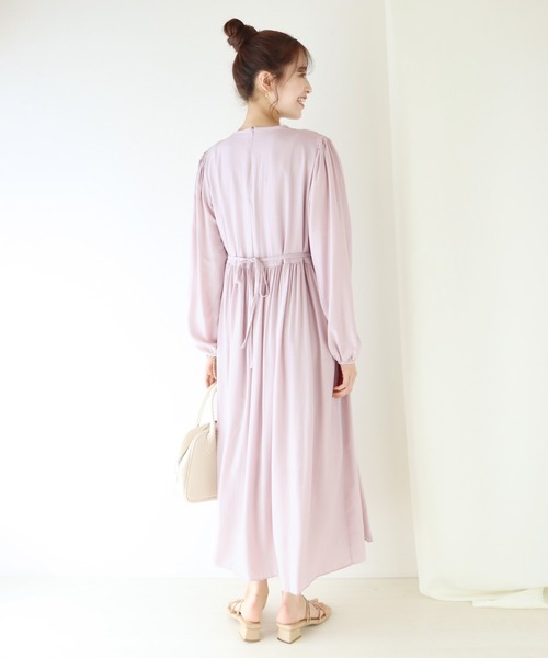 BLUEEAST(ブルーイースト)の「シャーリングシフォンロングワンピース(ワンピース・レディース・ラベンダー/アイボリー/ブラック・MEDIUM)」の16枚目の写真