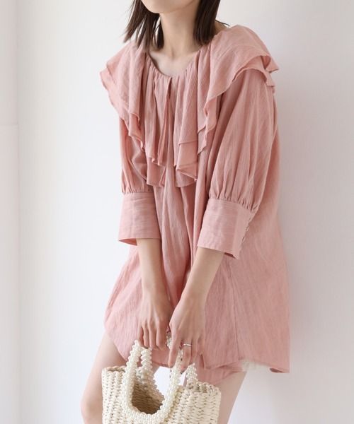 one after another NICE CLAUP（ワンアフターアナザーナイスクラップ）の「ラッフルフリルブラウス（シャツ/ブラウス・レディース・オフホワイト/ブラック/ブラック系その他/グリーン/コーラルピンク・FREE）」の5枚目の写真