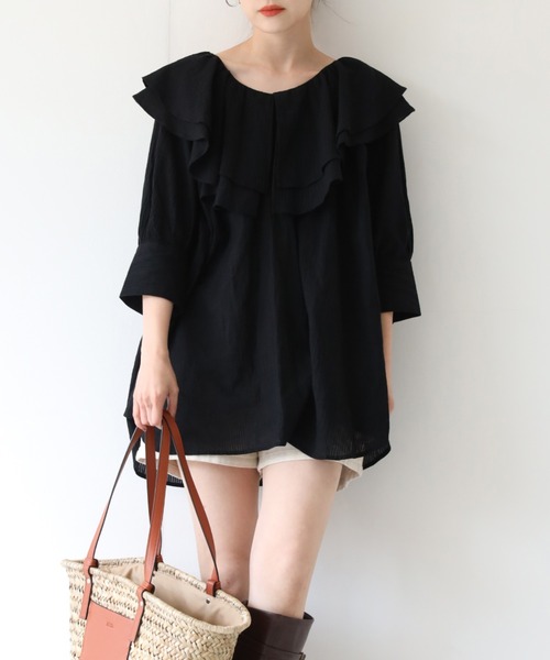 one after another NICE CLAUP（ワンアフターアナザーナイスクラップ）の「ラッフルフリルブラウス（シャツ/ブラウス・レディース・オフホワイト/ブラック/ブラック系その他/グリーン/コーラルピンク・FREE）」の2枚目の写真