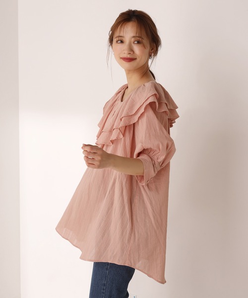 one after another NICE CLAUP（ワンアフターアナザーナイスクラップ）の「ラッフルフリルブラウス（シャツ/ブラウス・レディース・オフホワイト/ブラック/ブラック系その他/グリーン/コーラルピンク・FREE）」の6枚目の写真