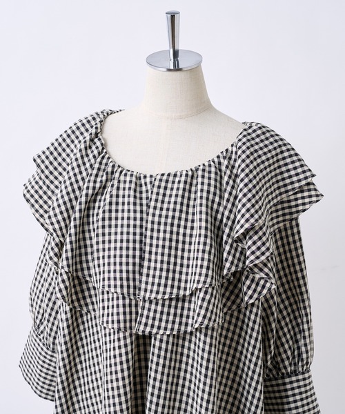 one after another NICE CLAUP（ワンアフターアナザーナイスクラップ）の「ラッフルフリルブラウス（シャツ/ブラウス・レディース・オフホワイト/ブラック/ブラック系その他/グリーン/コーラルピンク・FREE）」の17枚目の写真