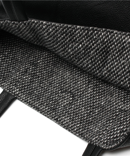 AZUL by moussy（アズールバイマウジー）の「ツイードリバーシブル縦型トートBAG（ショルダーバッグ・メンズ・グレー・FREE）」の3枚目の写真