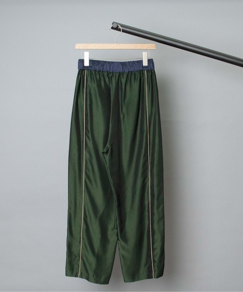 Fantastic Days(ファンタスティックデイズ)の「【 FANTASTICDAYS / ファンタスティックデイズ 】 トリアセテート サイドラインパンツ(その他パンツ・レディース・ベージュ/グリーン・40/36/38)」の6枚目の写真