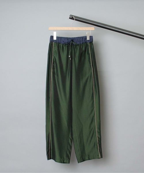 Fantastic Days(ファンタスティックデイズ)の「【 FANTASTICDAYS / ファンタスティックデイズ 】 トリアセテート サイドラインパンツ(その他パンツ・レディース・ベージュ/グリーン・40/36/38)」の9枚目の写真