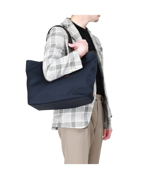 PELLE MORBIDA(ペッレモルビダ)の「CAPITANO(キャピターノ)ナイロン×レザー トートバッグ-CA113(トートバッグ・メンズ・ブラック/チャコールグレー/ネイビー/ダークブラウン・FREE)」の6枚目の写真