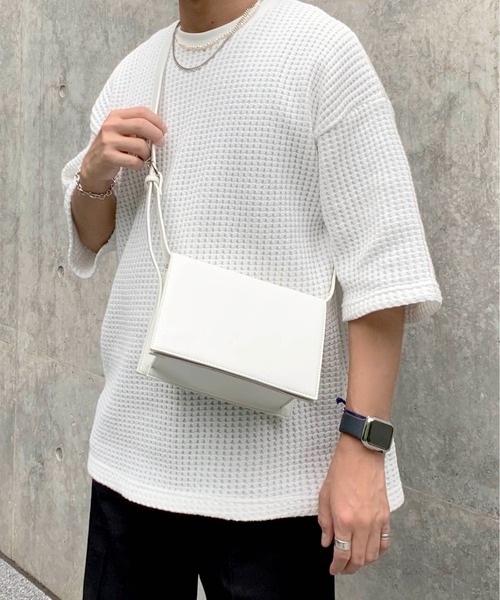 RASVOA（ラスボア）の「フェイクレザーグレースショルダーＢＡＧ（ショルダーバッグ・レディース・ブラック/オフホワイト・FREE）」の6枚目の写真