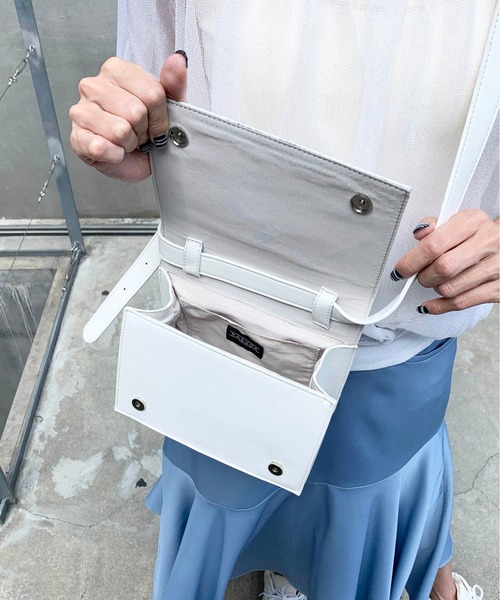 RASVOA（ラスボア）の「フェイクレザーグレースショルダーＢＡＧ（ショルダーバッグ・レディース・ブラック/オフホワイト・FREE）」の12枚目の写真